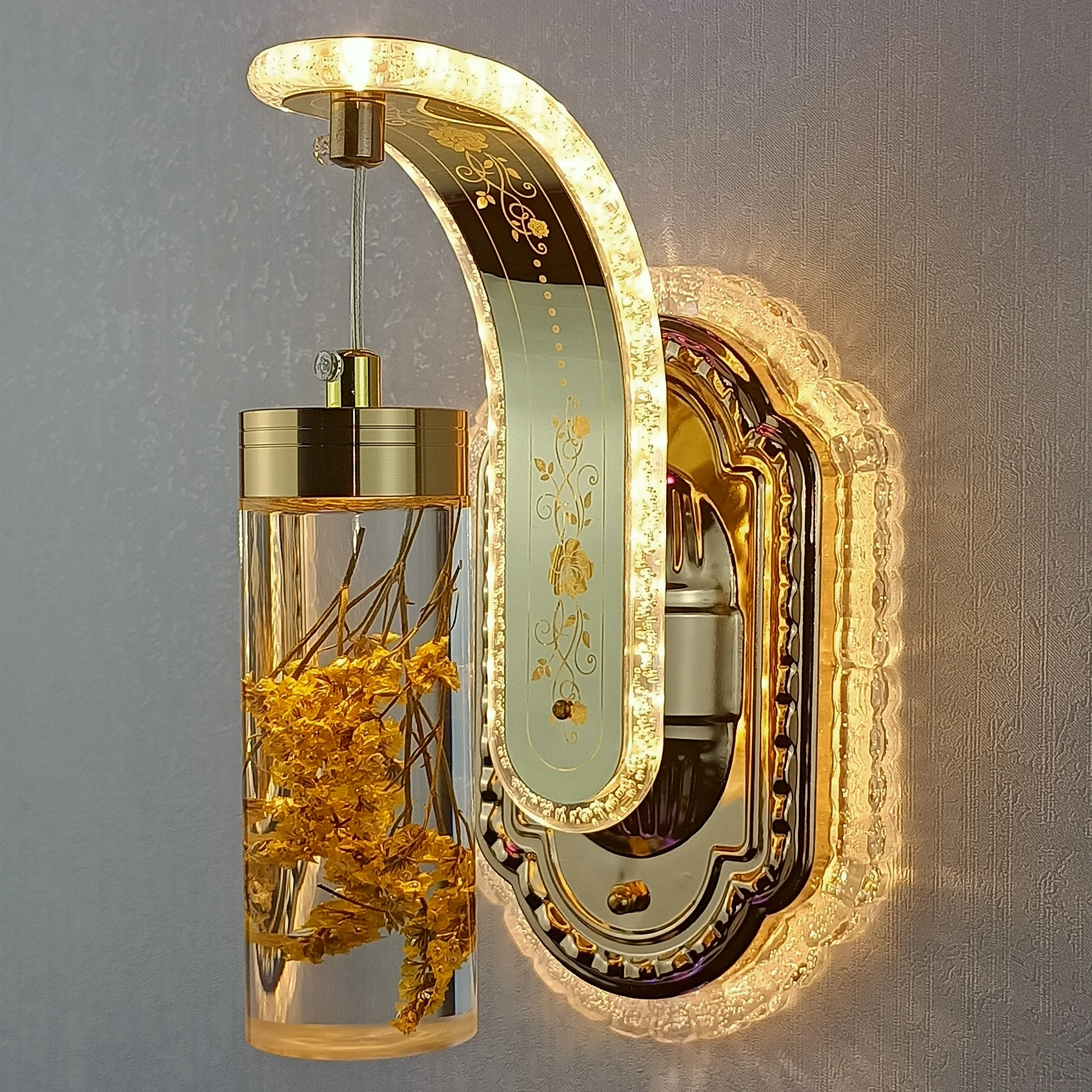 

Цветные настенные светильники QUASHION