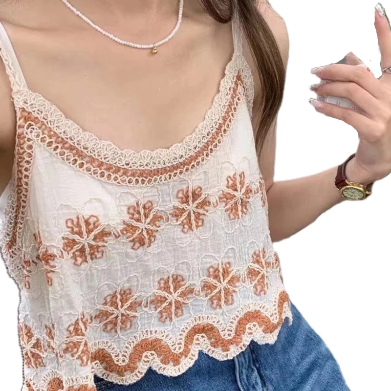 

Women Floral Embroidery Camisole Scalloped Lace Trim Spaghetti Strap Crop Top