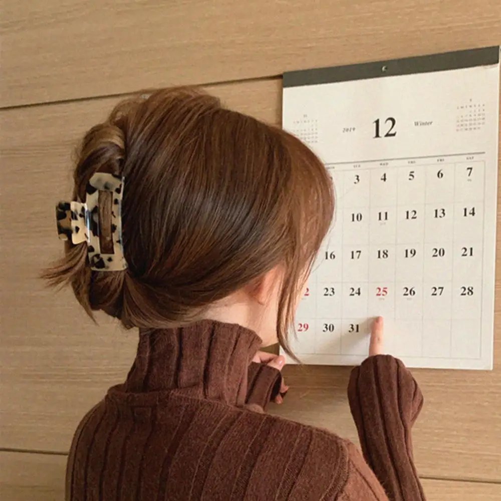 

Women Retro Square Non-Slip Hair Claw Clip Hairpin Barrette Headdress Headwear