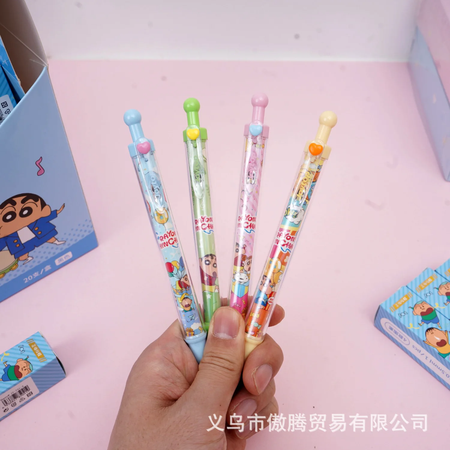 Фото Набор из 4 милых гелевых ручек Crayon Shin-chan, 0,5 мм, черные, для подписи, кавайные канцелярские товары, аниме-аксессуары для школы, креативные подарки №3