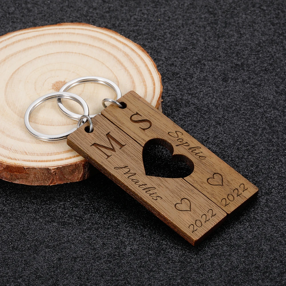 

Wooden Engraved Keychain Personalized Date Letter Couple Keychains Customized Product Valentines Day Gift for Boyfriend Keyring