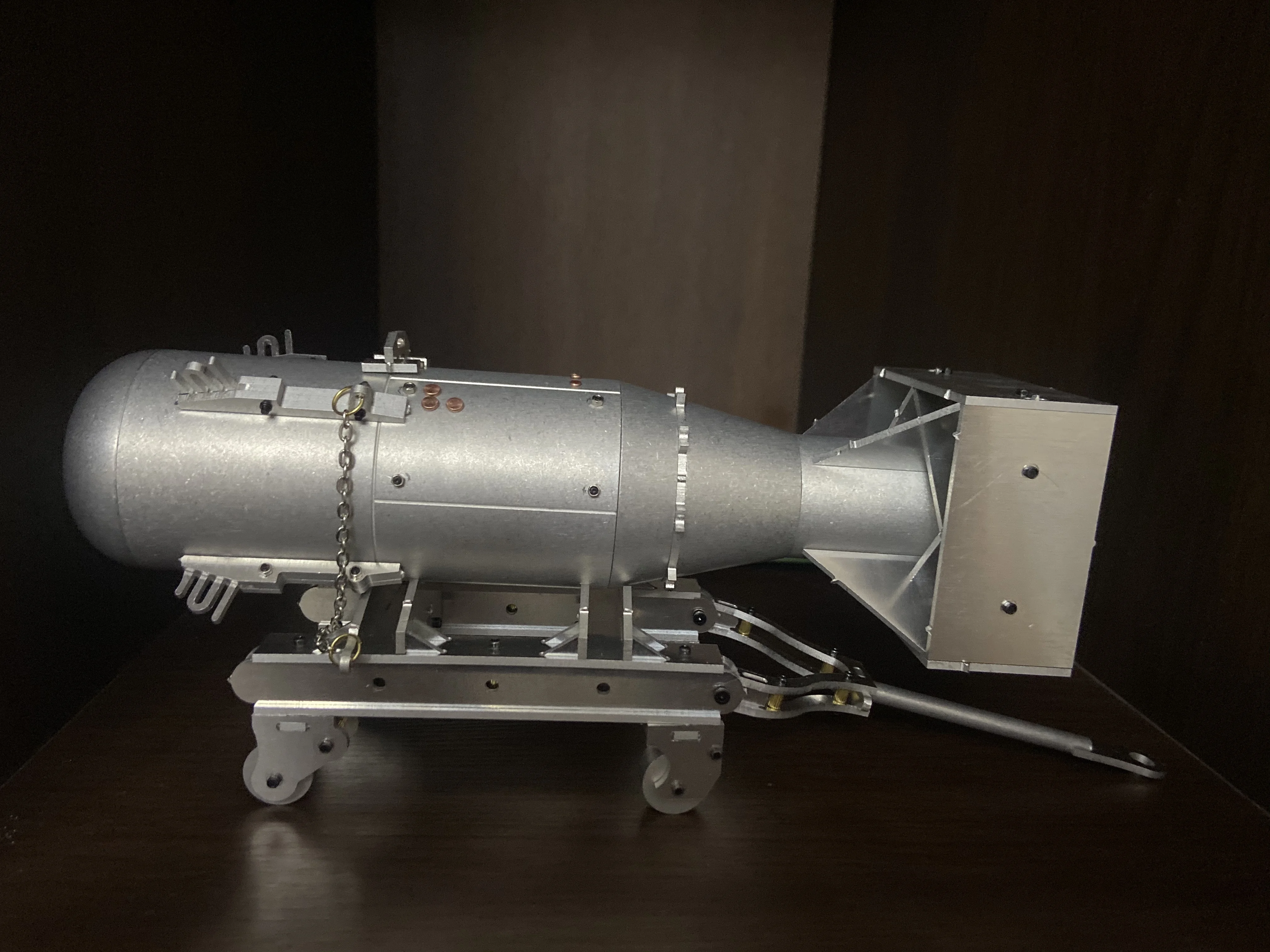 Масштаб 1/12 полностью металлический маленький мальчик Второй мировой войны