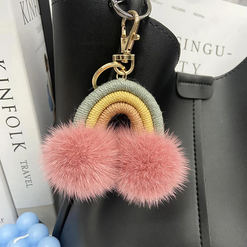Keychains Real Mink Fur Rainbow Ball Car Key Chain Ladies Natural Mink Fur Phone Charms Luxury Car Keys Keychain Accessories