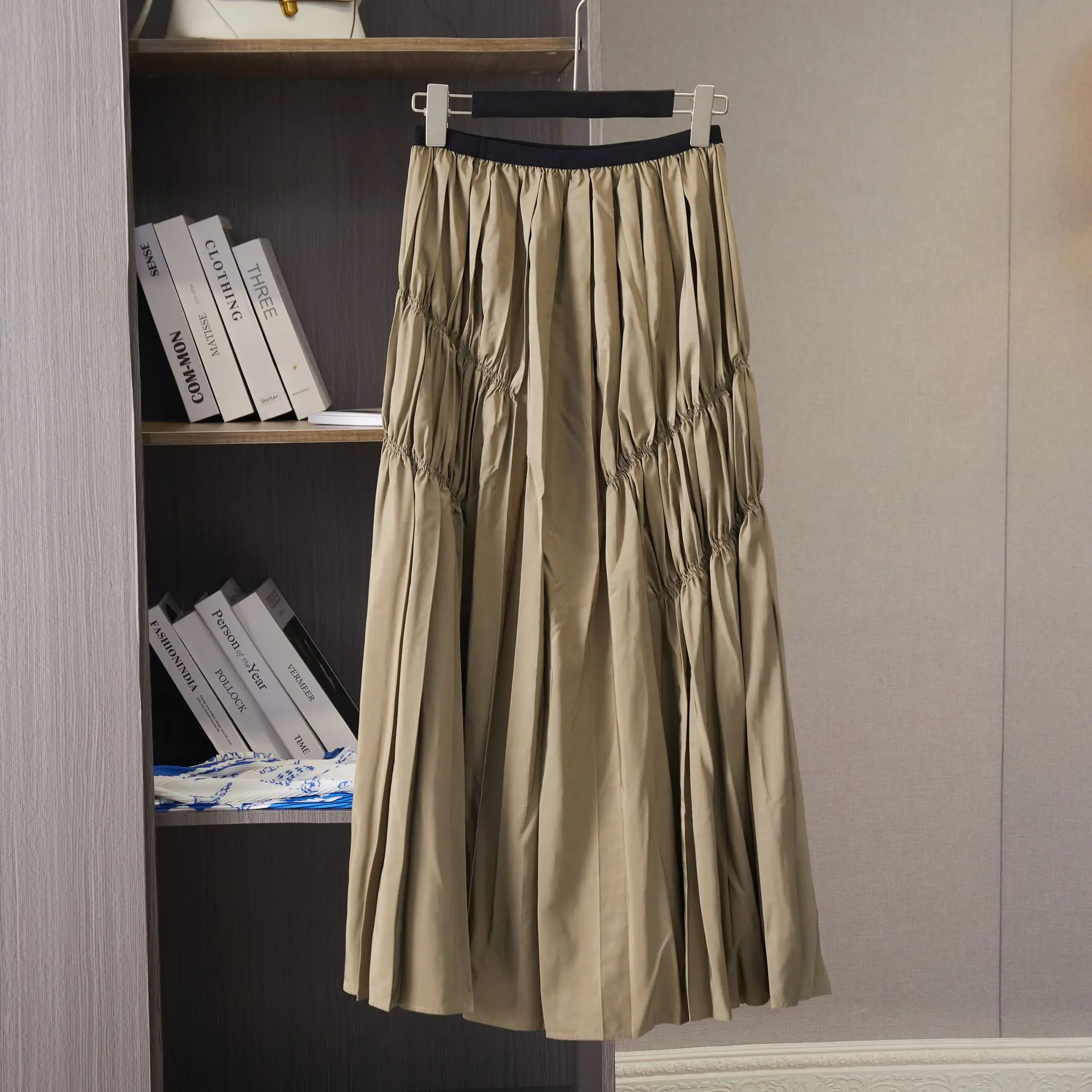 

Модная элегантная плиссированная Осенняя атласная юбка в западном стиле, юбка с высокой эластичной талией для женщин