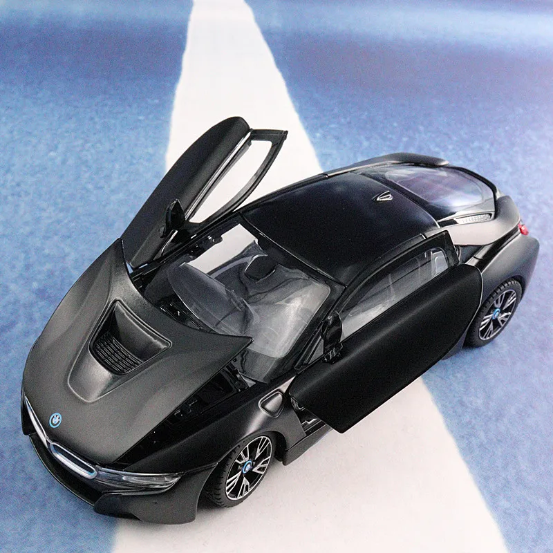 Модель автомобиля черного цвета из сплава 1:24 BMW I8 | Игрушки и хобби
