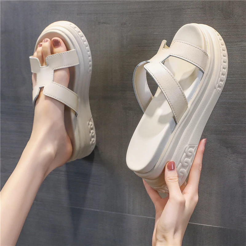 

Women's Summer Outdoor Slippers 2022 New Stylish Height Increasing Platform Muffin Women's Shoes Internet Celebrity Ins Sandals