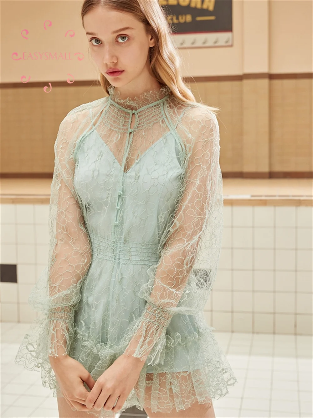 

Easysmall Newly popular lace long sleeved buttoned waist fairy jumpsuit for early autumn 2023 O-neck Longsleeve Short T-Shirt