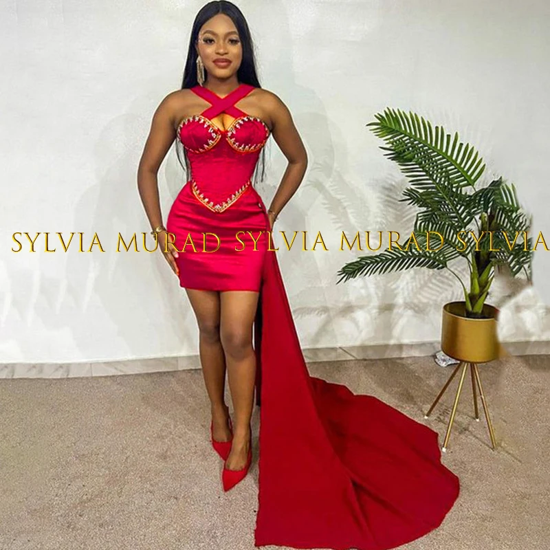 

Красное короткое вечернее платье-футляр без рукавов