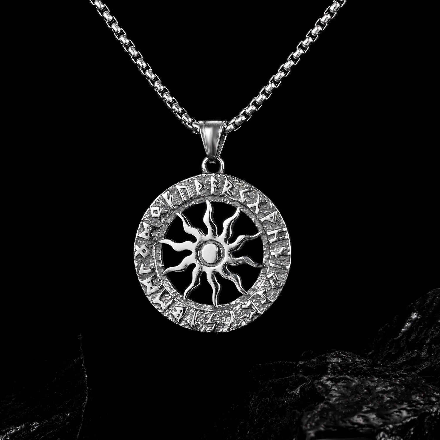 

Vintage Pendant Necklace Stainless Steel Fire Wheel Pendants Jewelry for Men