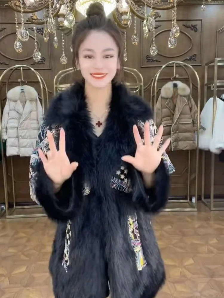 Женское шерстяное пальто средней длины свободное приталенное с блестками