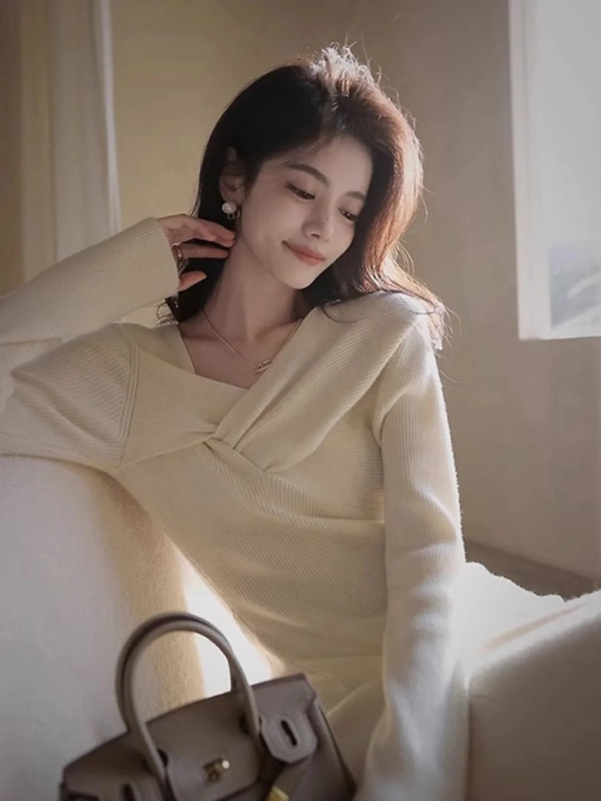 Высококачественное одинаковое пальто с французским вырезом трикотажное платье