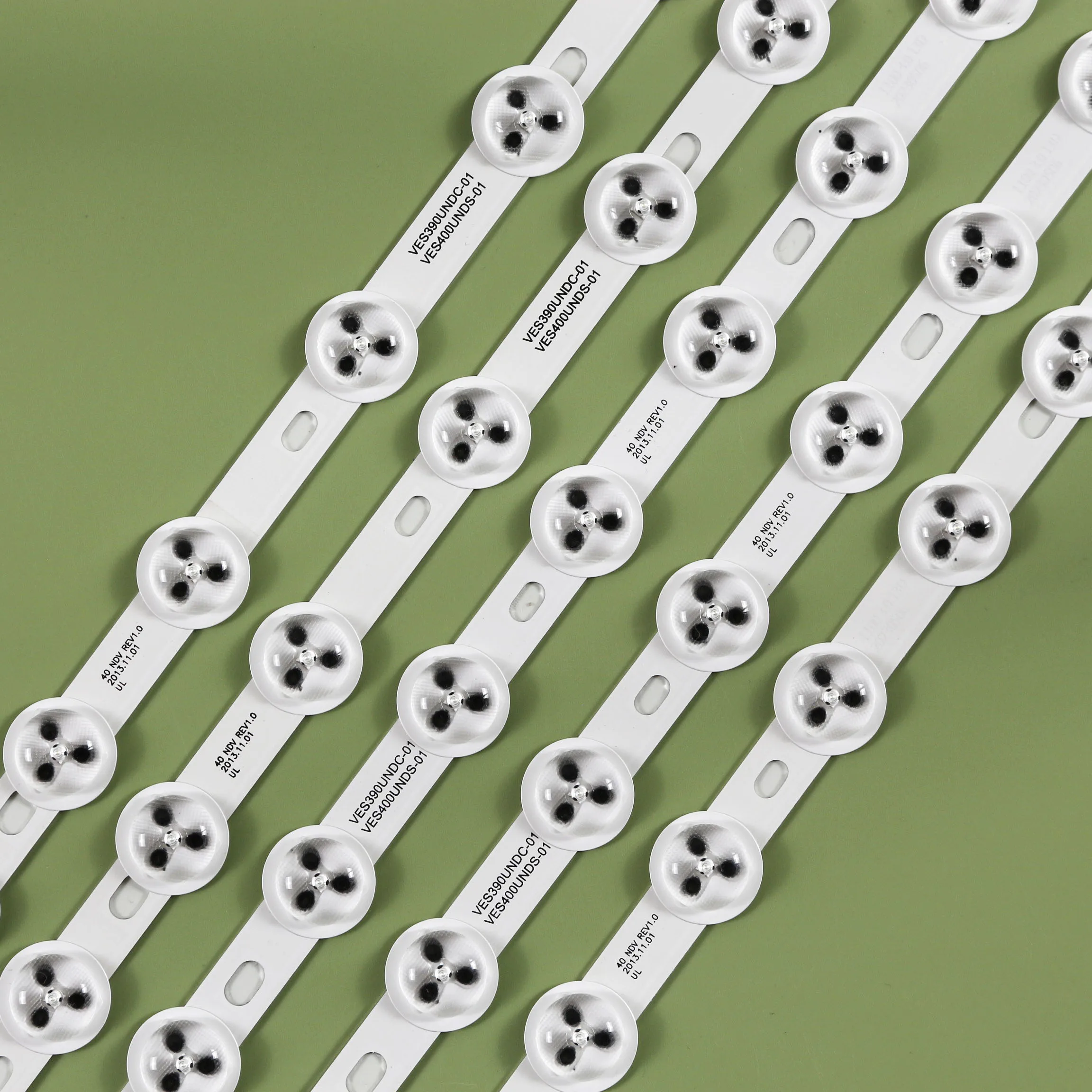 Фонарь для подсветки 40 &quotNDV REV1.0 40L3433DG светодиодный 39FLHY168D 39PF3025D 39FHD-CNOV VES390UNDC-01 03