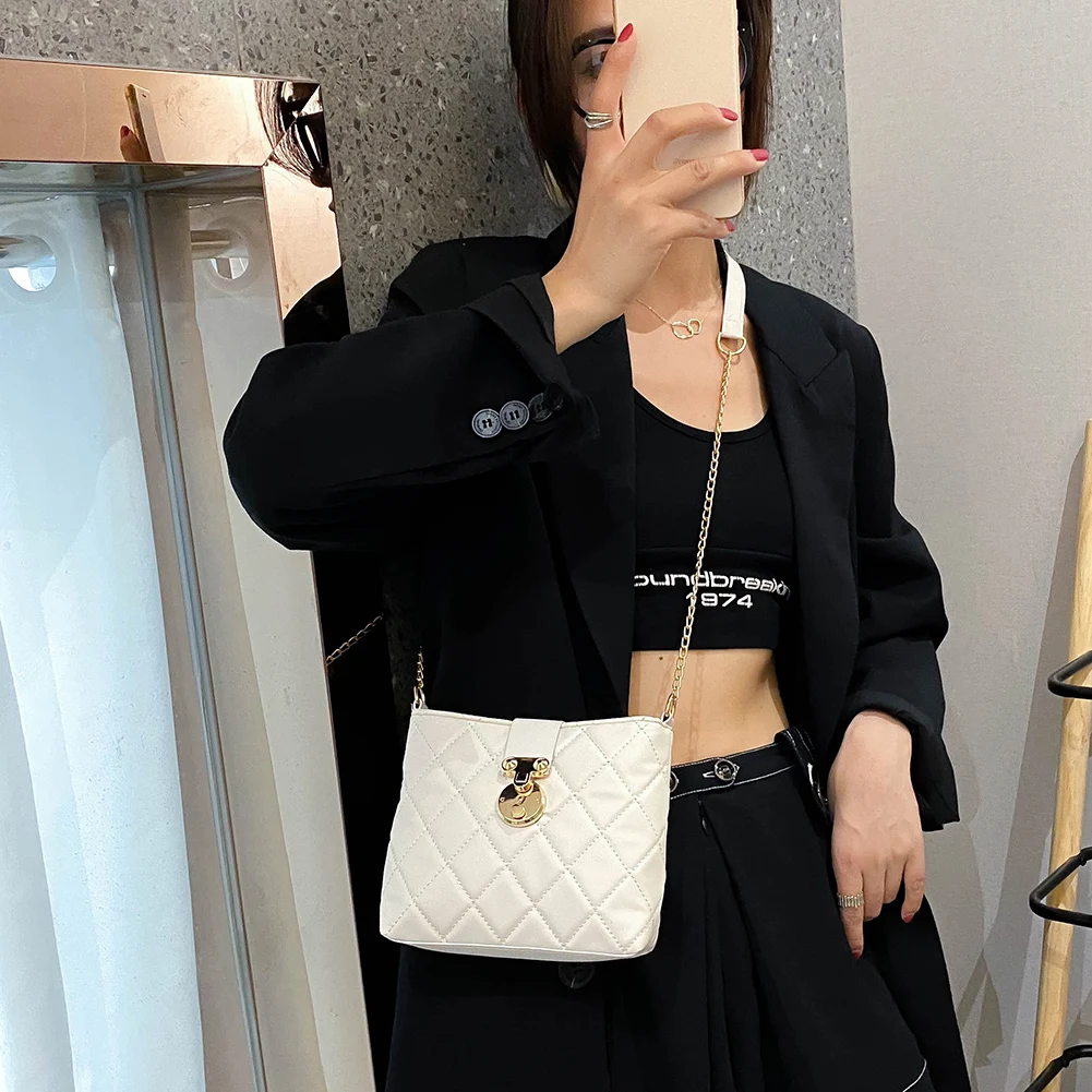 

Fashion Women Solid Color PU Shoulder Handbag Chain Bucket Travel Crossbody Bag Popular Simple Female Daily Bag
