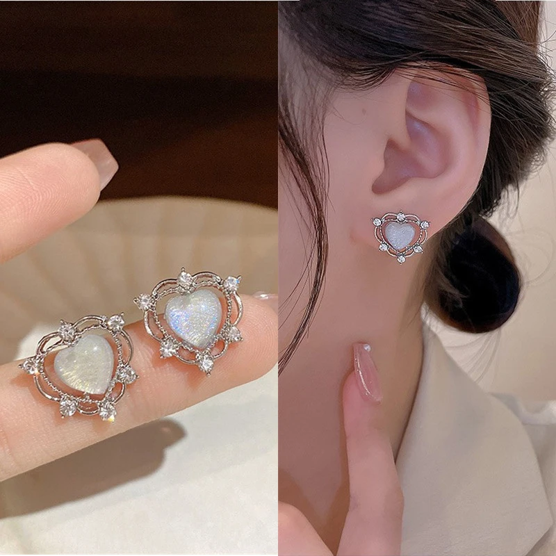 

Женские серьги-гвоздики в форме сердца, с эмалью