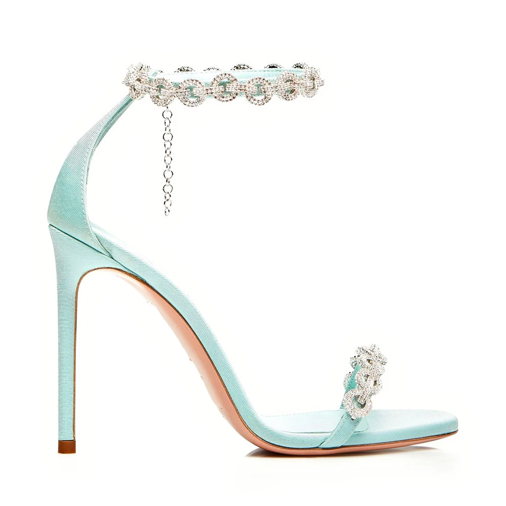 Женские блестящие шёлковые сандалии на тонком каблуке