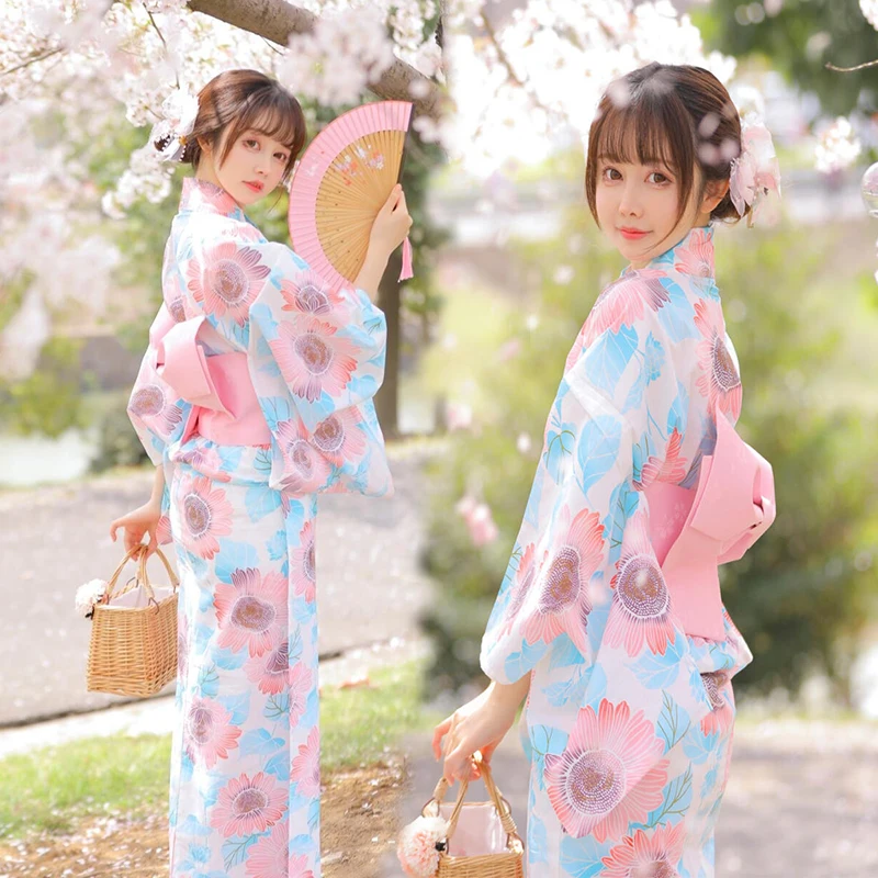 

Kimono Women Formal Japanese Clothing Vintage Tradtional Dresses Robe Yukata Cosplay Costumes Performance Photoshooting Geisha
