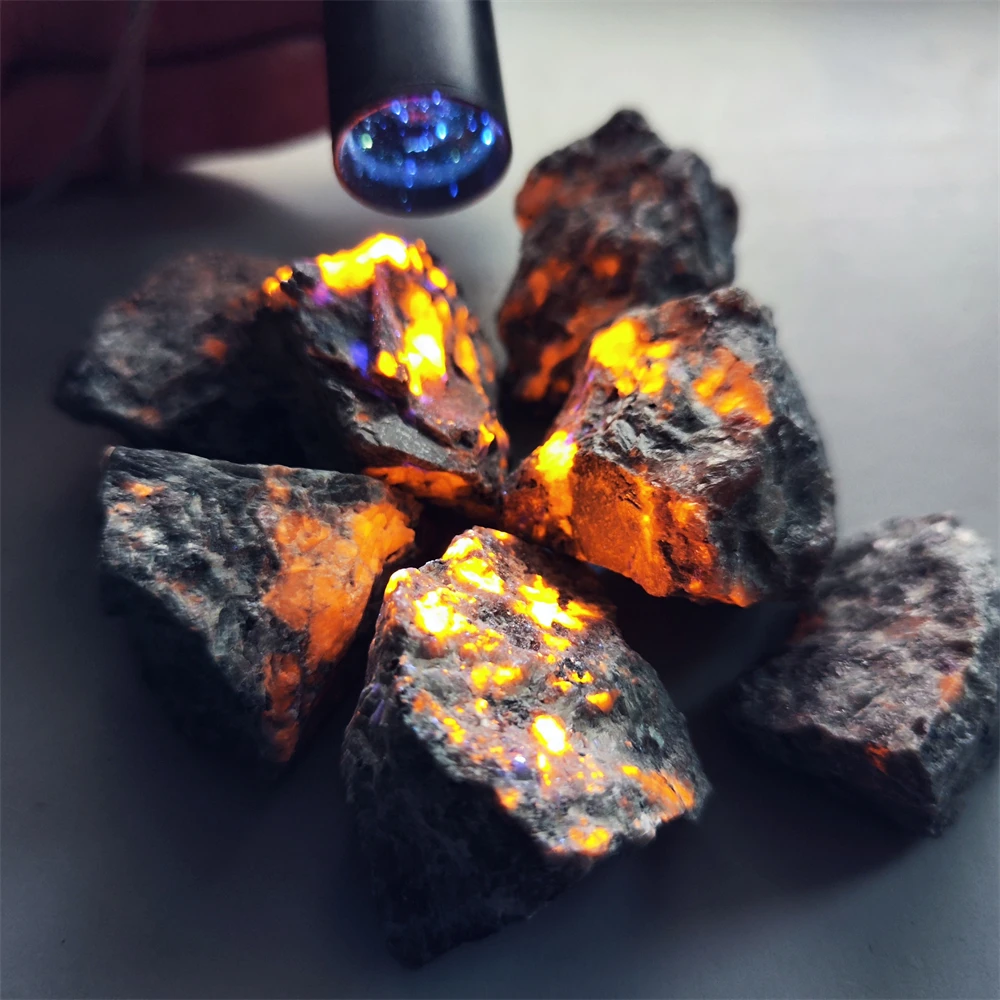 

Флуоресцентные камни Yooperlites Flamestone Glow для дома