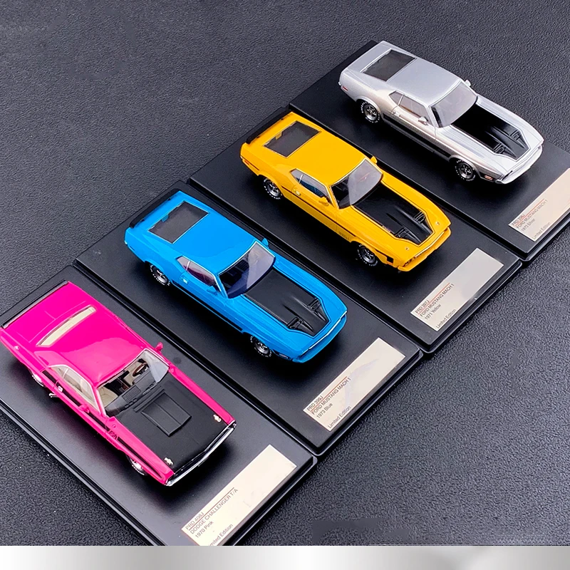 

Литая Коллекционная сувенирная игрушка Ford Mustang Mach I 1973 Challenger T/A 1970 1:43