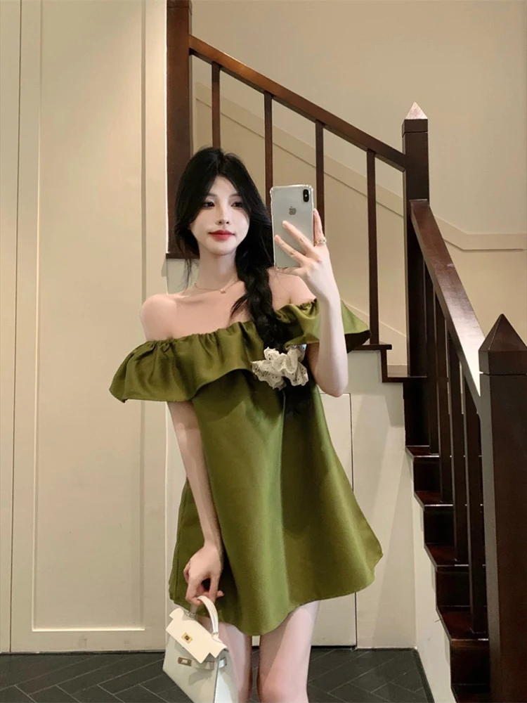 Блузка женская летняя с оборками и воротником-лодочкой 2024