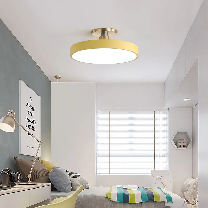 

Modern and minimalist acrylic circular ceiling light, personalized Nordic living room lighting, creative square bedroom lighting