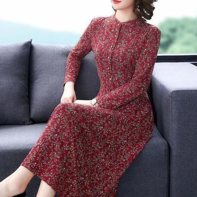 Рисунок 3 - Женский пуловер с воротником-стойкой