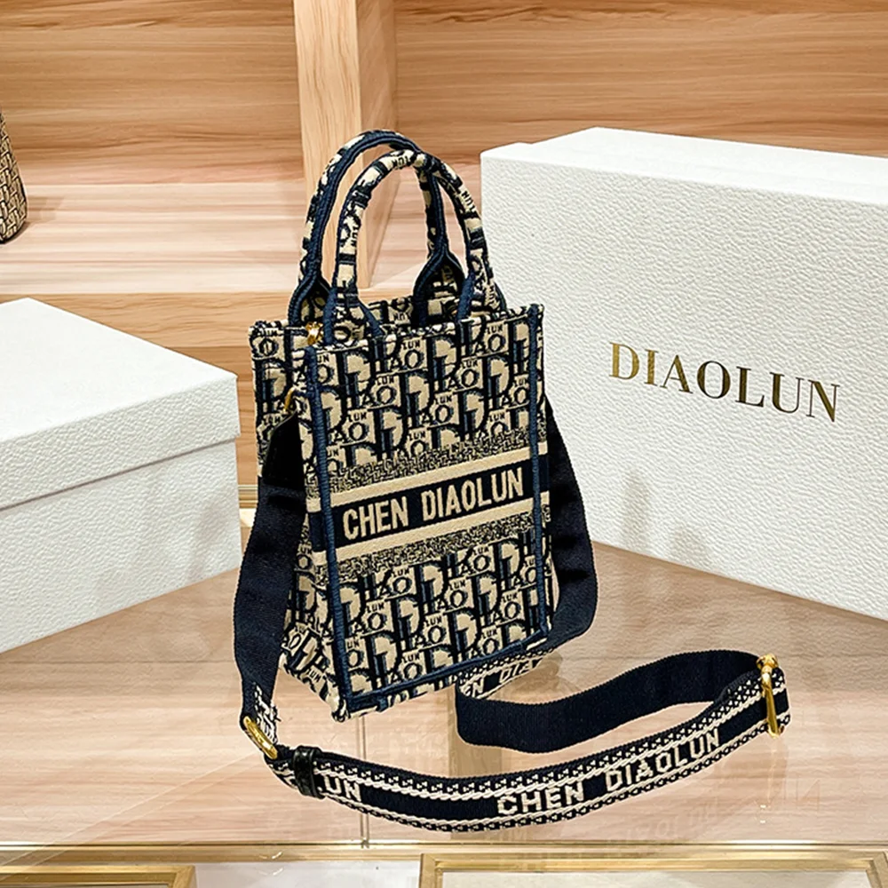 Новинка 2024 женская маленькая сумка-тоут с вышивкой сумка через плечо женские