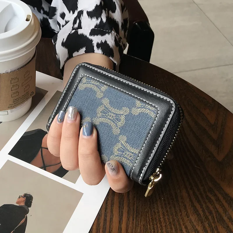 

Large Capacity Multi Slot Card Bag With Zipper Exquisite & High-end Anti Demagnetization ID Card Holder For Both Men And Women