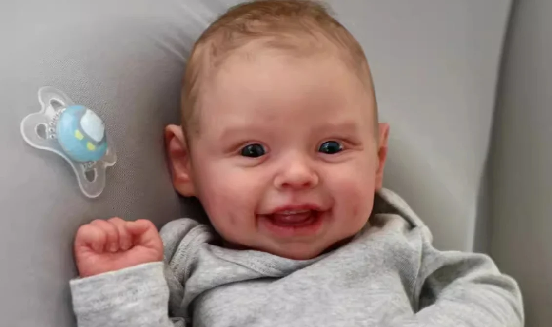 Фото Harper Мягкая силиконовая виниловая кукла Reborn для всего тела для маленьких девочек и мальчиков, реалистичная кукла с раскрашенными волосами для новорожденных, подарки для детей, игрушки №3