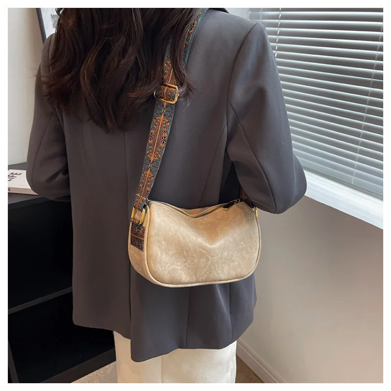 Niche Design Everything Wide Strap Crossbody Bag Women's New Fashion Single Shoulder Boston Pillow Bag
