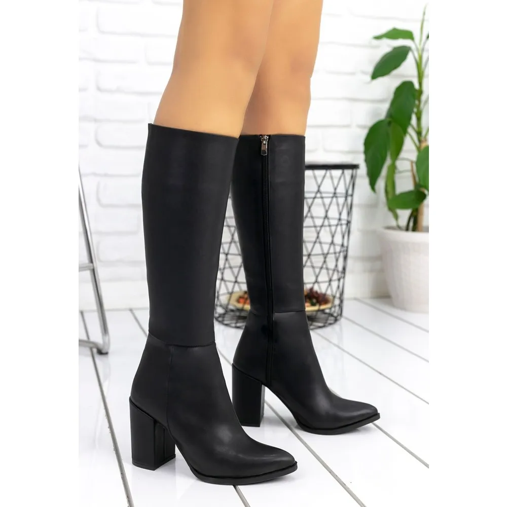 

Dorlie Women Black Skin Boots