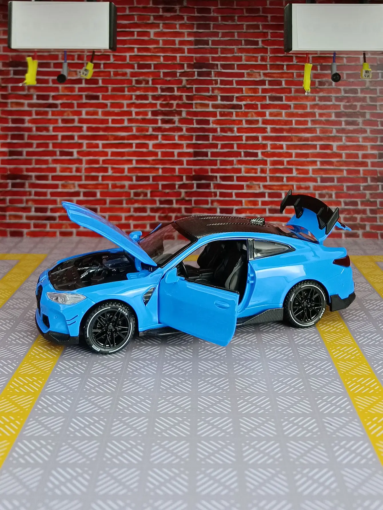 1:32 BMW M4 Coupe модель спортивного автомобиля из сплава литье под давлением и