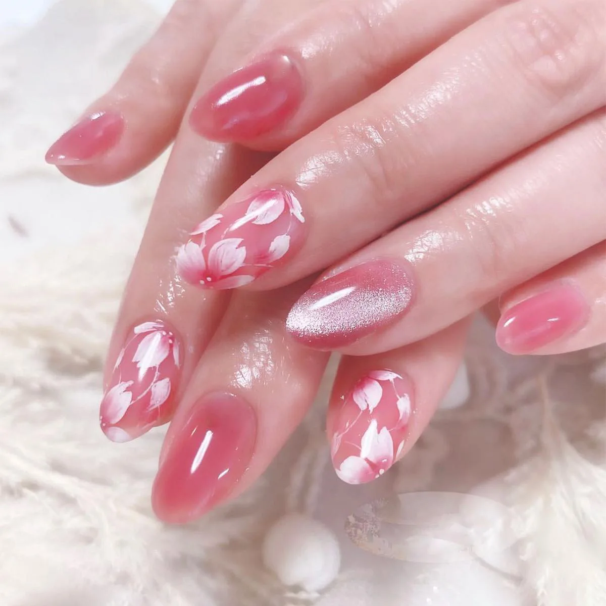 

24Pcs/set Short French Fake Nails Blush Pink Flower Flash Artificial Nails Removable Reusable Wear Nails Decoration