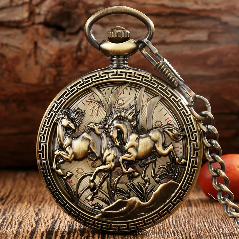 

Retro Hollow Prairie Horse Grassland Running Horse Hand Winding Mechanical Pocket Watch Bronze Skeleton Clock with Hook Chain
