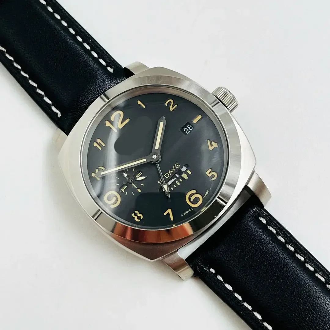 Исследуйте современную элегантность с нашими мужскими механическими часами из