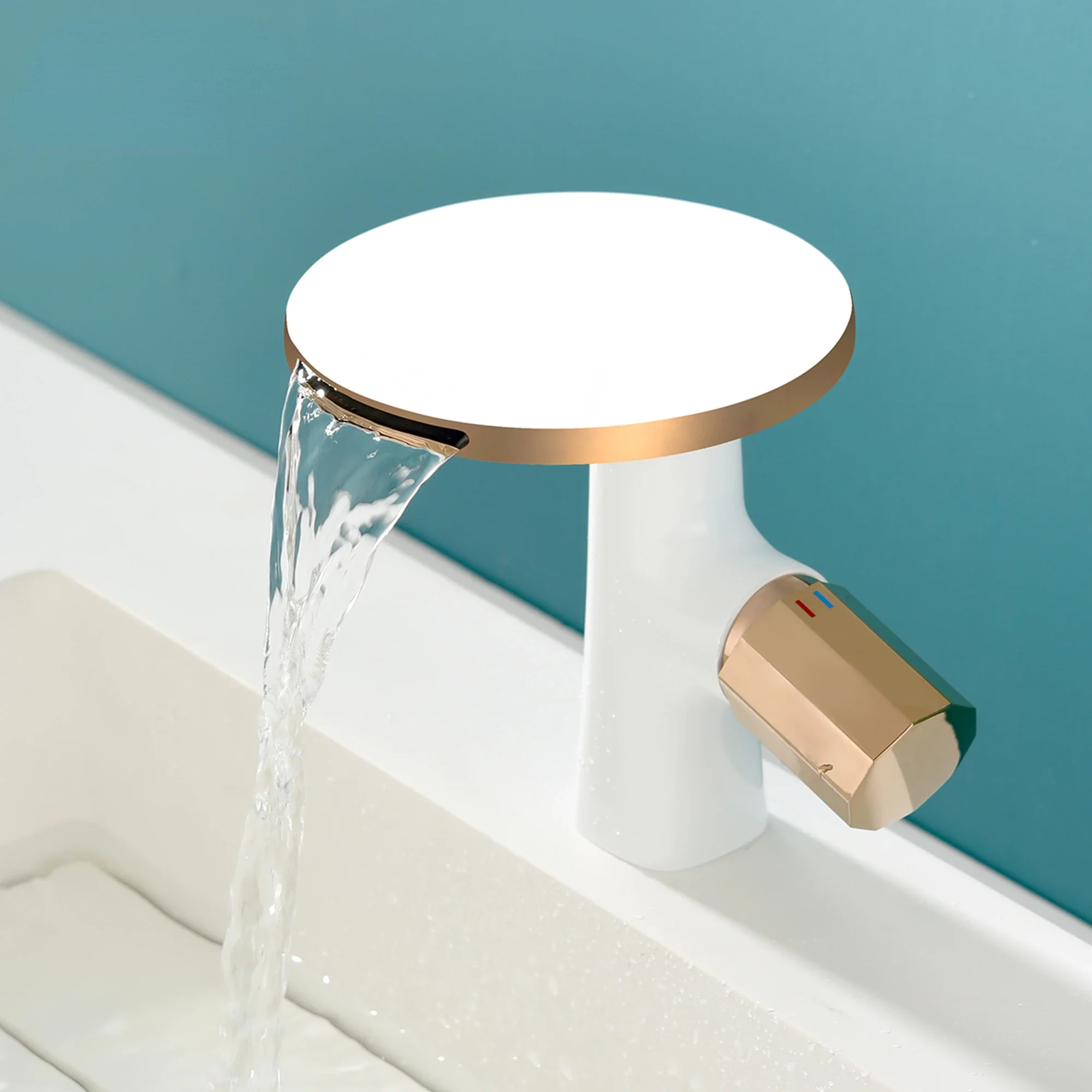 

Rose Gold Copper New Black Single Hole Single-Handle Waterfall Hot and Cold White Basin Bathtub Faucet