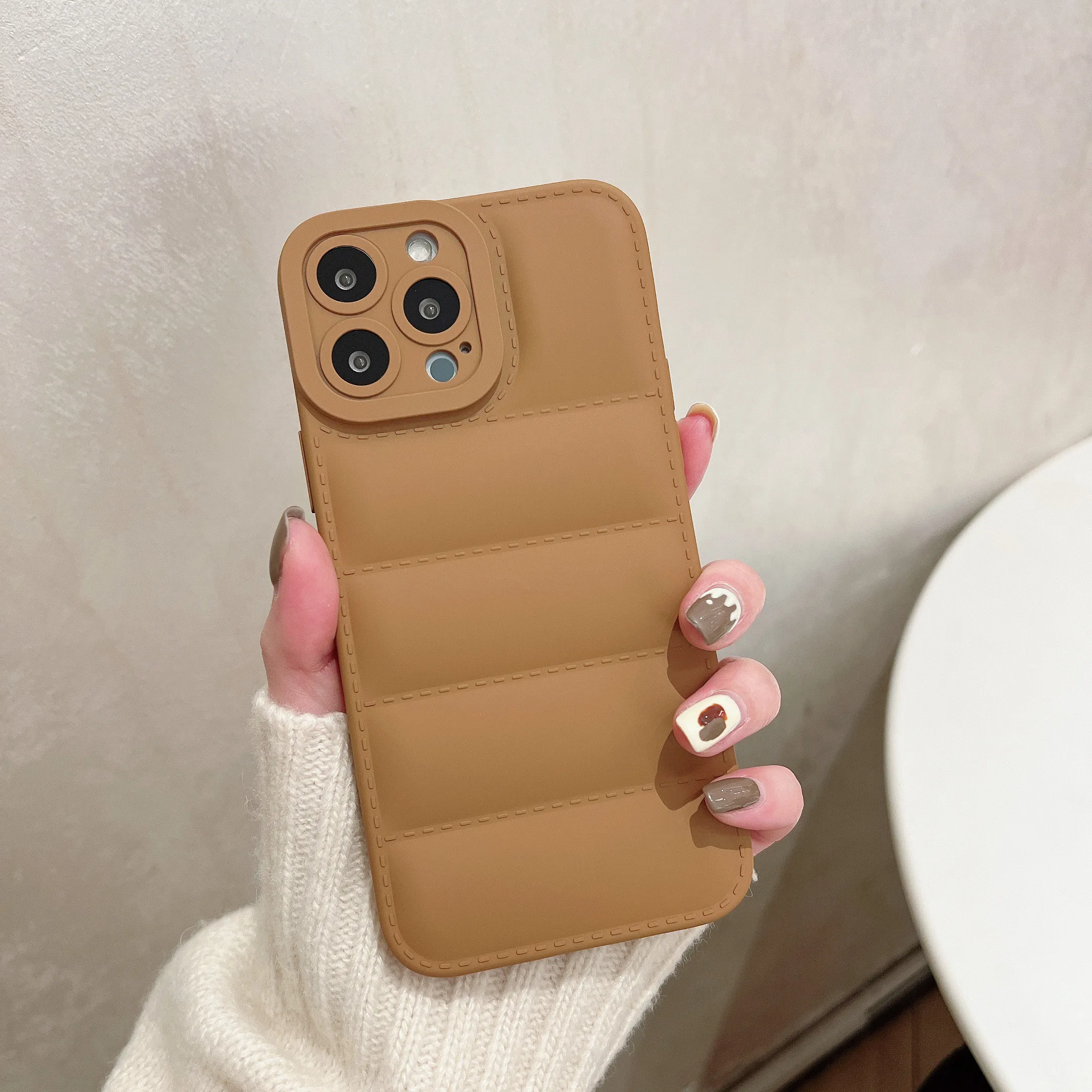 

Down Jacket Phone Case For iPhone 13 Pro Max 13 Mini 12 11 X XS Max XR Fashion Brand Cover The Puffer Case For iPhone 7 8 Plus