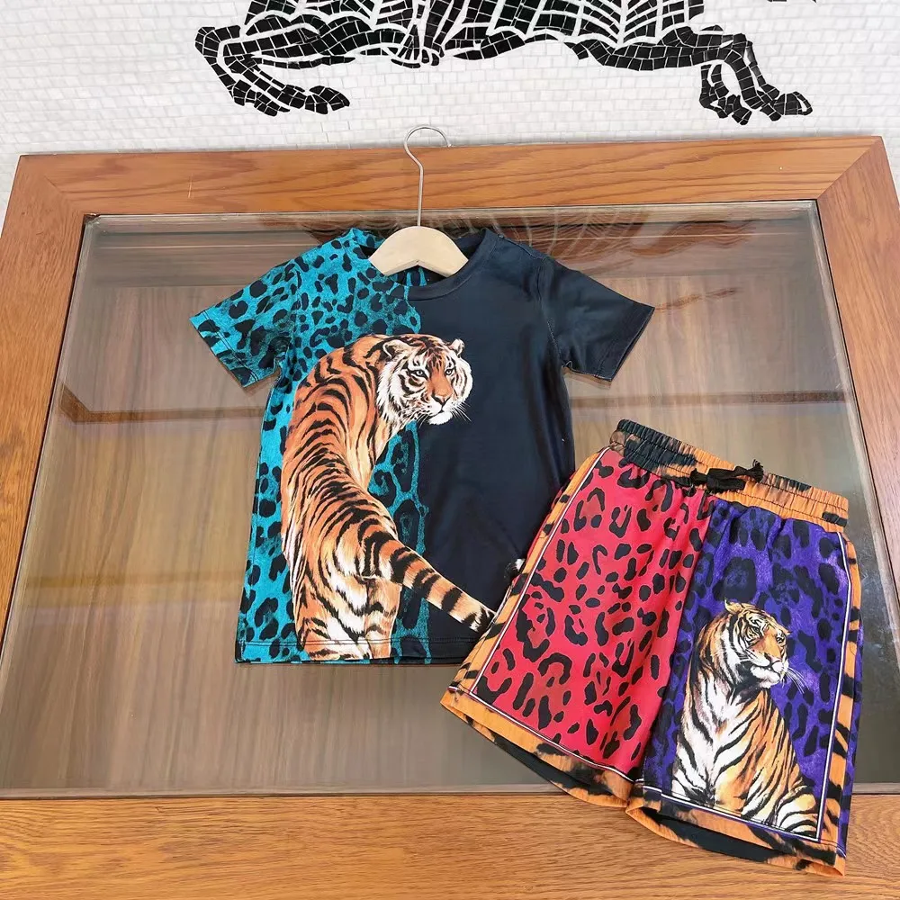 

Children's summer clothes tiger leopard print short sleeve T-shirt loose round neck top + Capri Pants Boys' and girls' set
