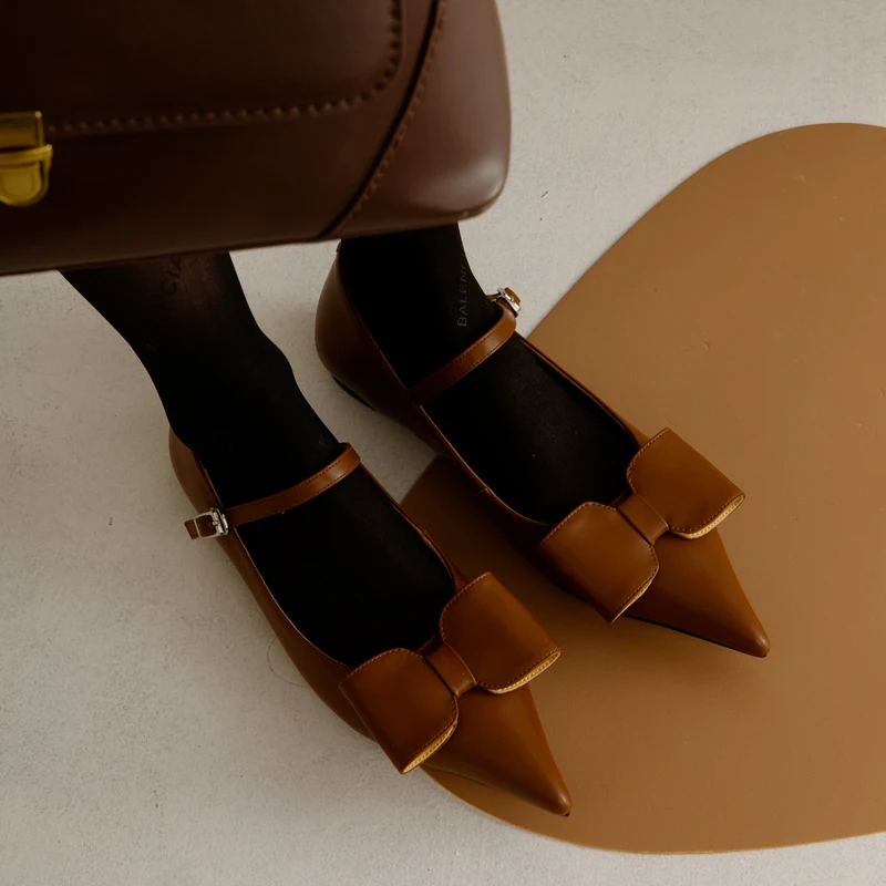 

Cow Leather Women Mary Janes Shoes Pointed Toe Low Heels Shoes for Women Sweet Butterfly Knot Buckle Ladies Party Wedding Shoes