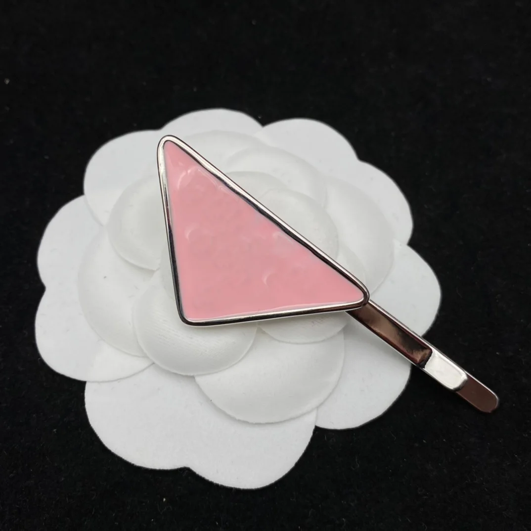 

2022 trend Fashion Pink triangle Drip adhesive Hair clips luxury design Girls hair accessories Headdress