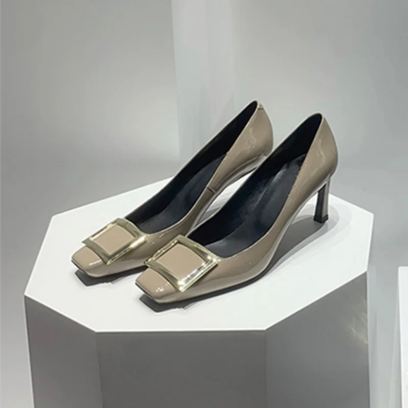 Women's Single Shoes Spring and Autumn 2023 New High Heel Fashion Metal Square Buckle Mid Heel Square Head Shallow Mouth Shoes