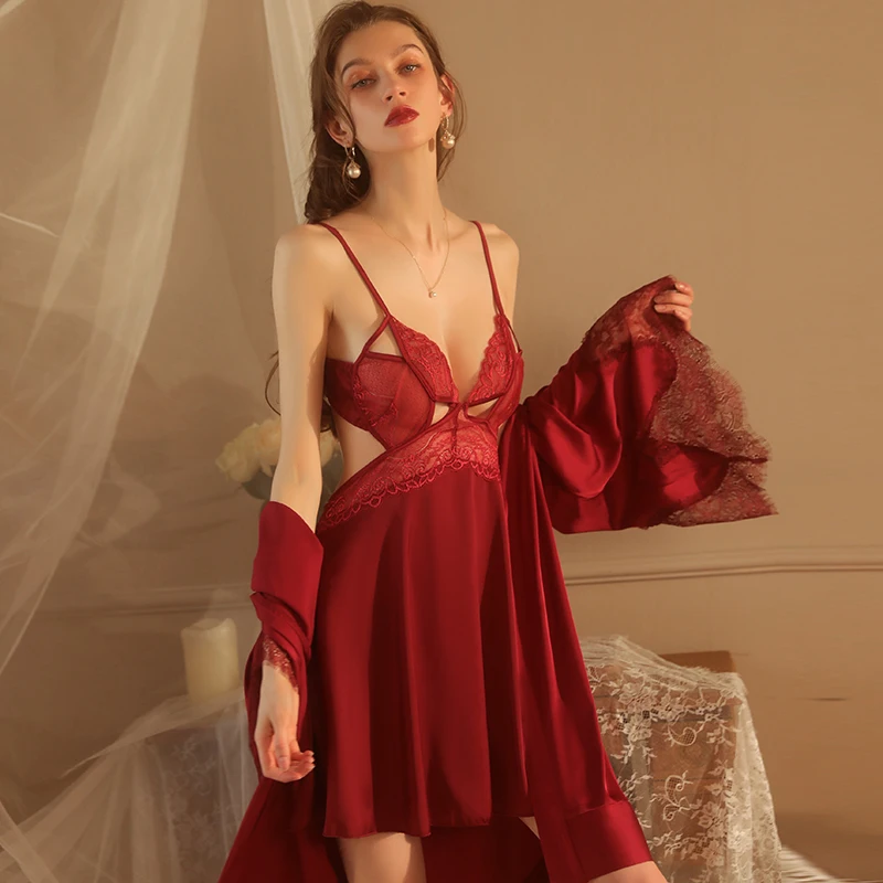 Ночная сорочка Женская атласная с поясом и V-образным вырезом |