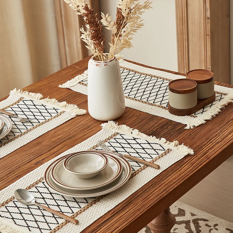 

Хлопковые и льняные салфетки с кисточками