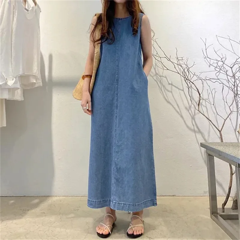 

Женское джинсовое платье без рукавов, повседневное Длинное свободное платье из денима в винтажном стиле с круглым вырезом, модель 2023 в Корейском стиле на лето