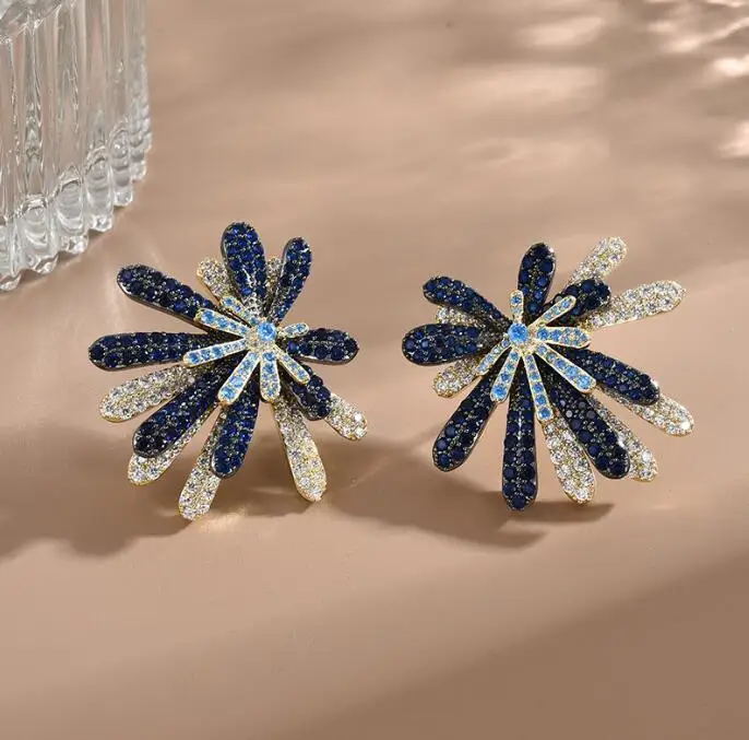 

Серьги в европейском стиле ретро с цирконом и перекрывающимися листьями пальмы, крупные элегантные женские серьги с фейерверком, украшения...