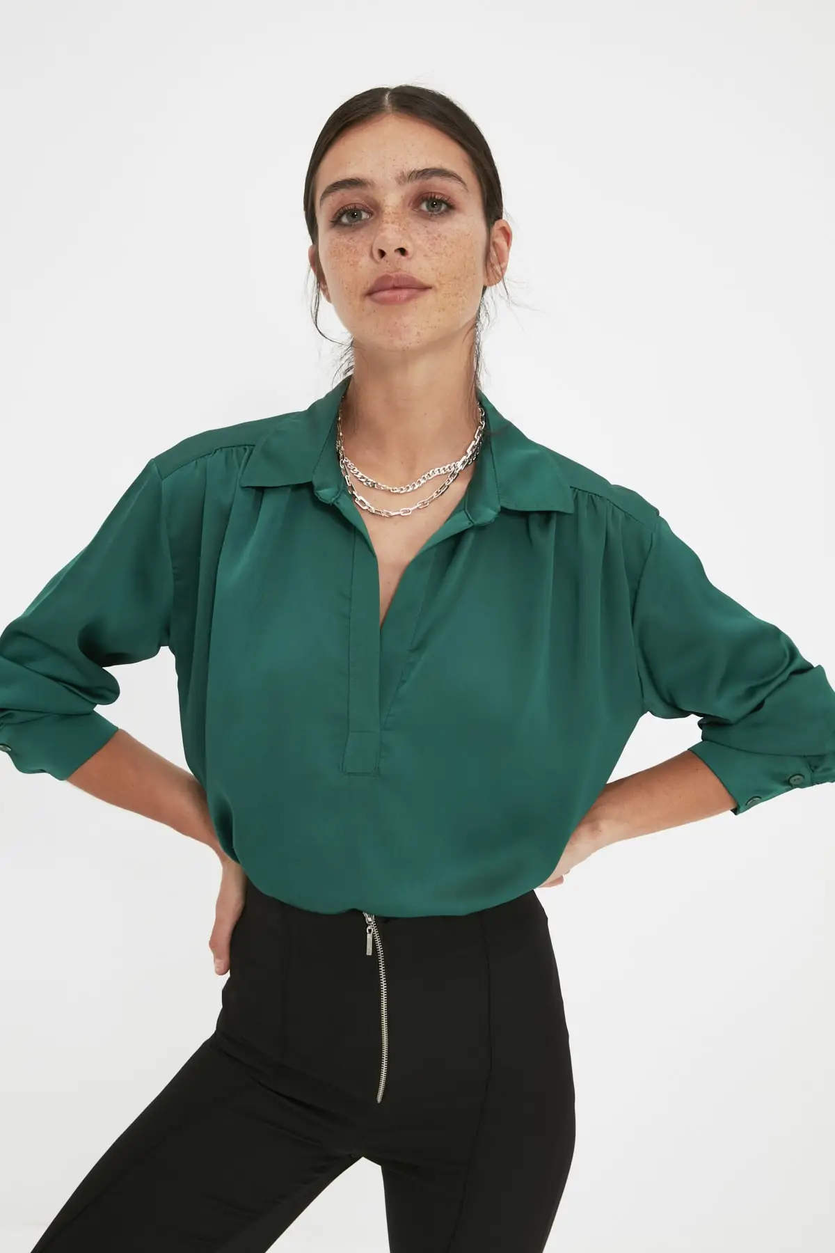 

Trendyol Büzgülü Bluz TWOAW22BZ0794