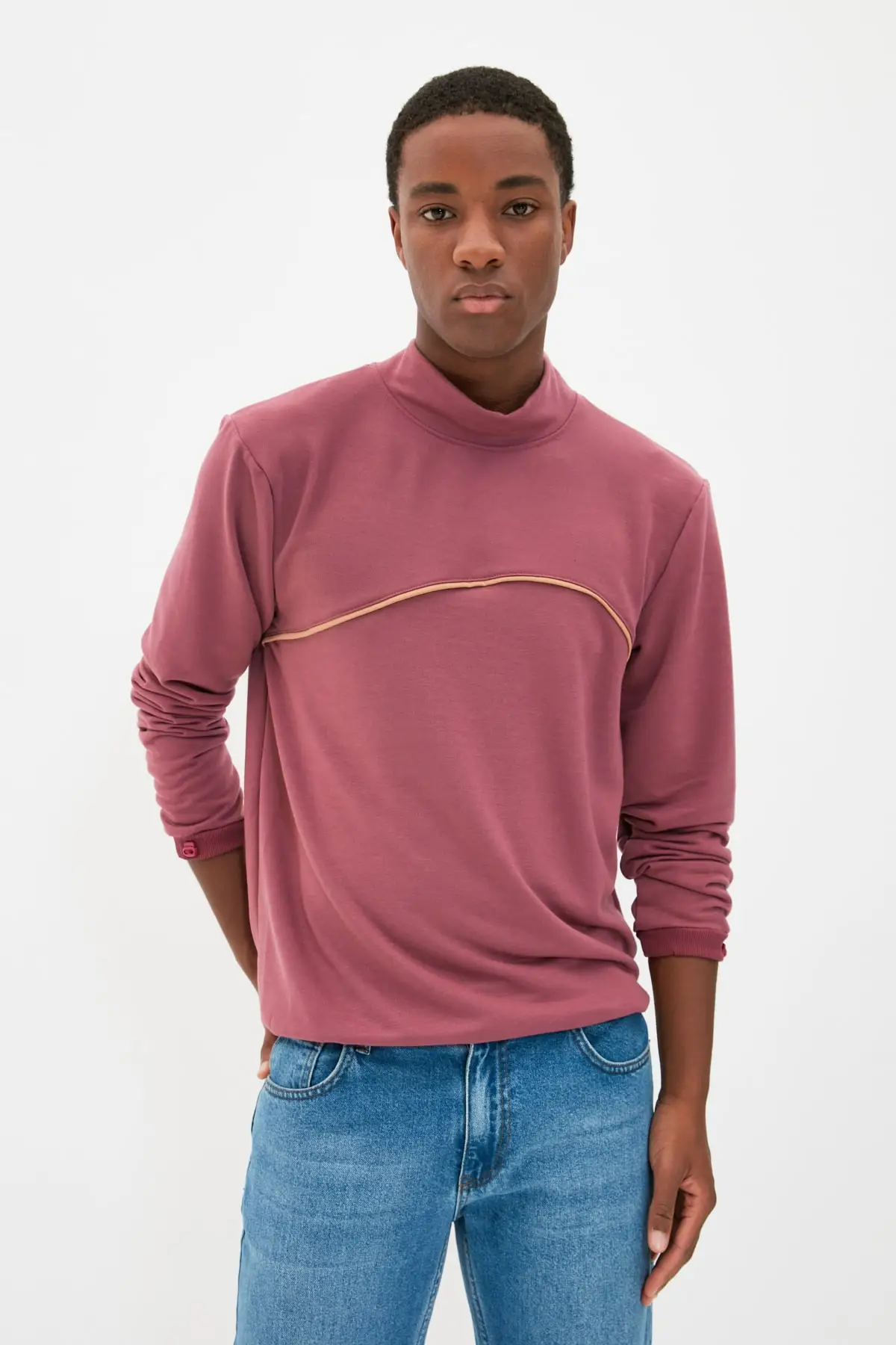 

Trendyol Men 'S Regular Fit Sweatshirt TMNAW22SW0172