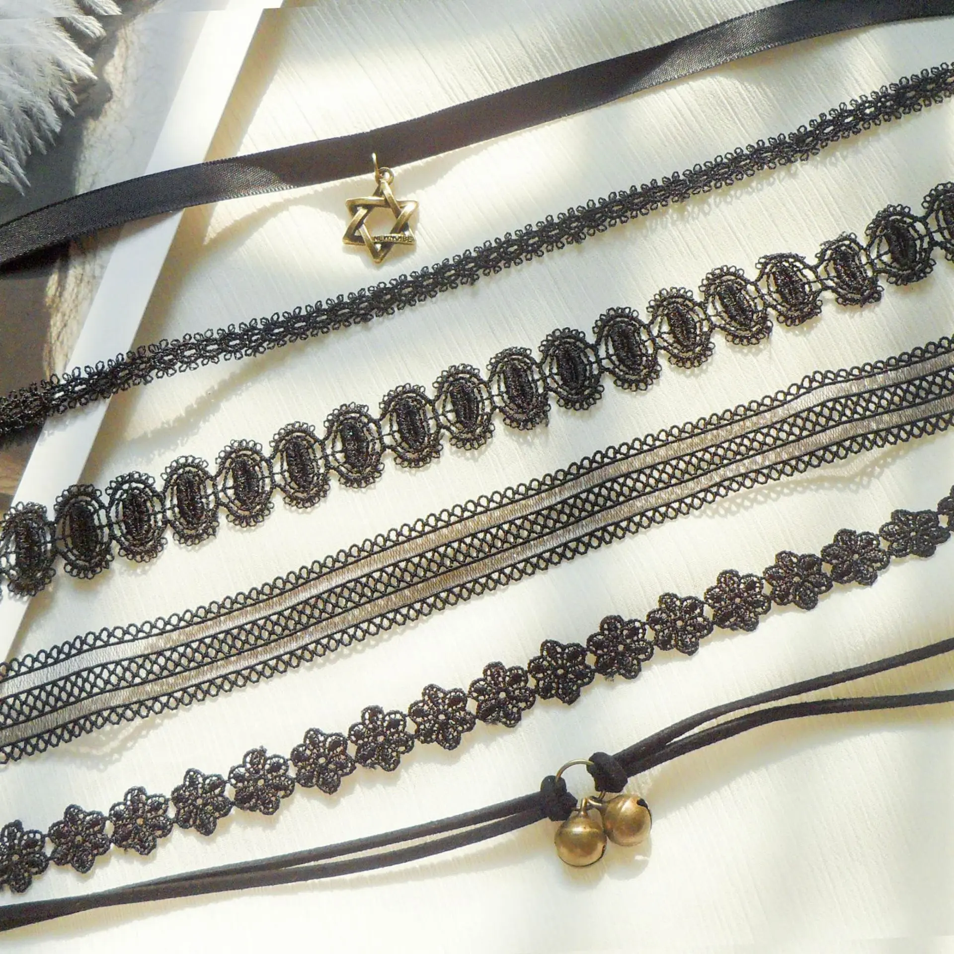 

Европейское и американское сексуальное черное кружевное ожерелье-чокер, готический ошейник, Женская цепочка на шею, ювелирные изделия в ст...