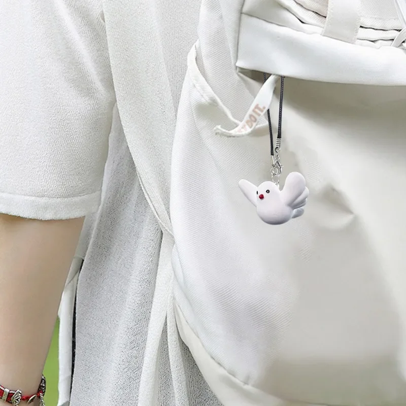 Подвеска для зеркала заднего вида в виде голубей