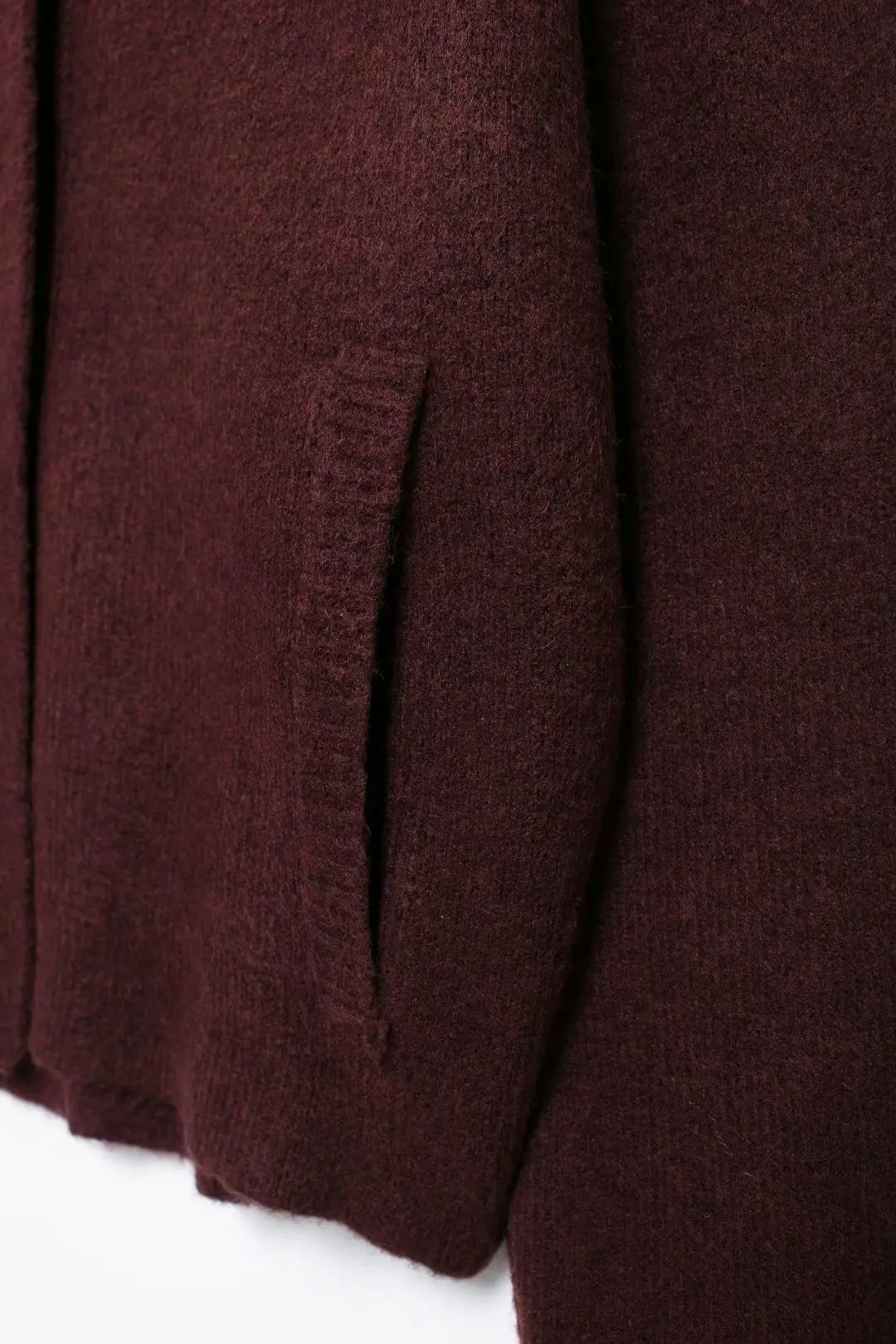 Женская винтажная трикотажная куртка TRAFZA бордовая на молнии с отложным