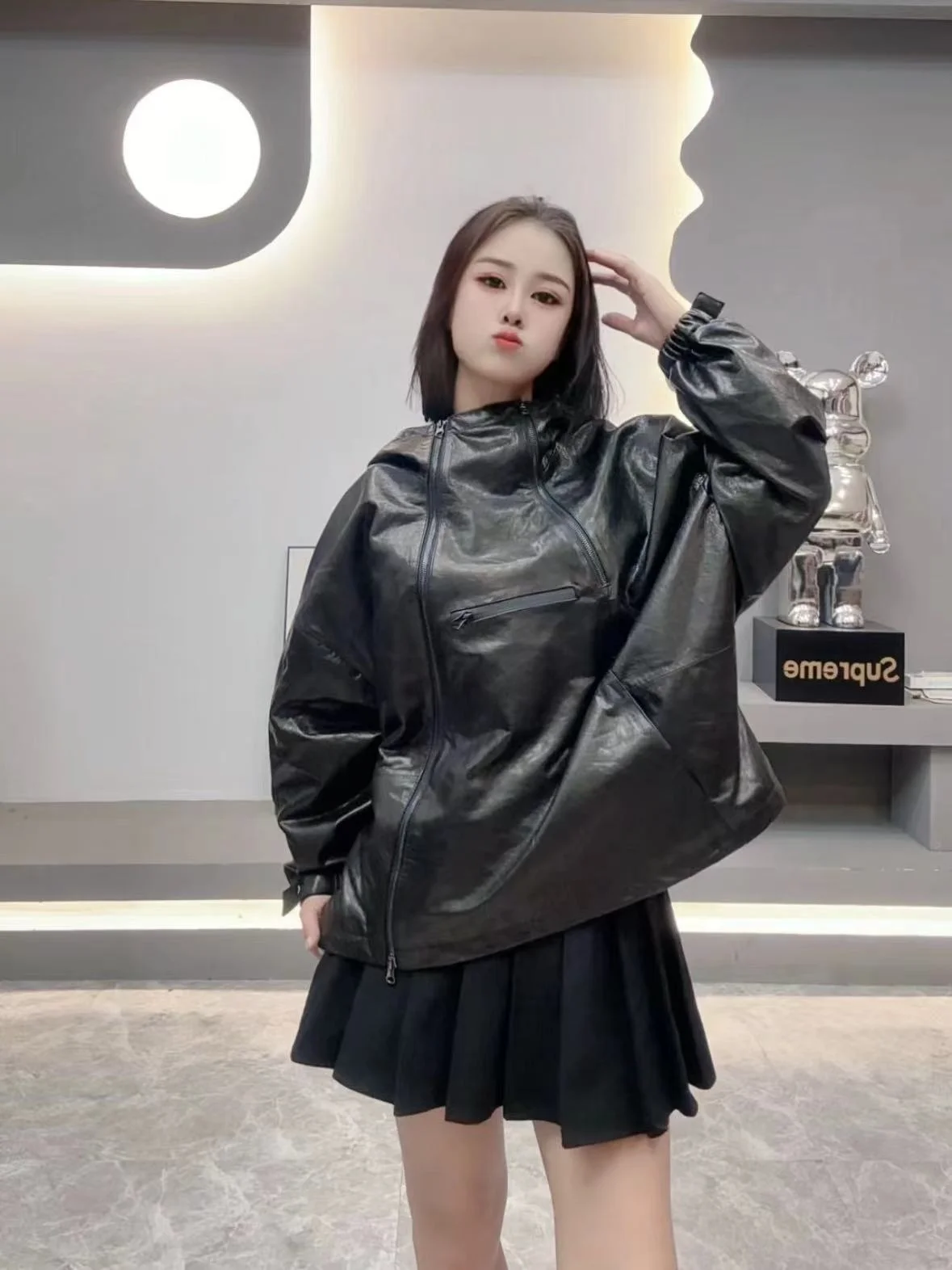 Европейские товары 2024 осенняя новая мода кожаное пальто с капюшоном верхняя